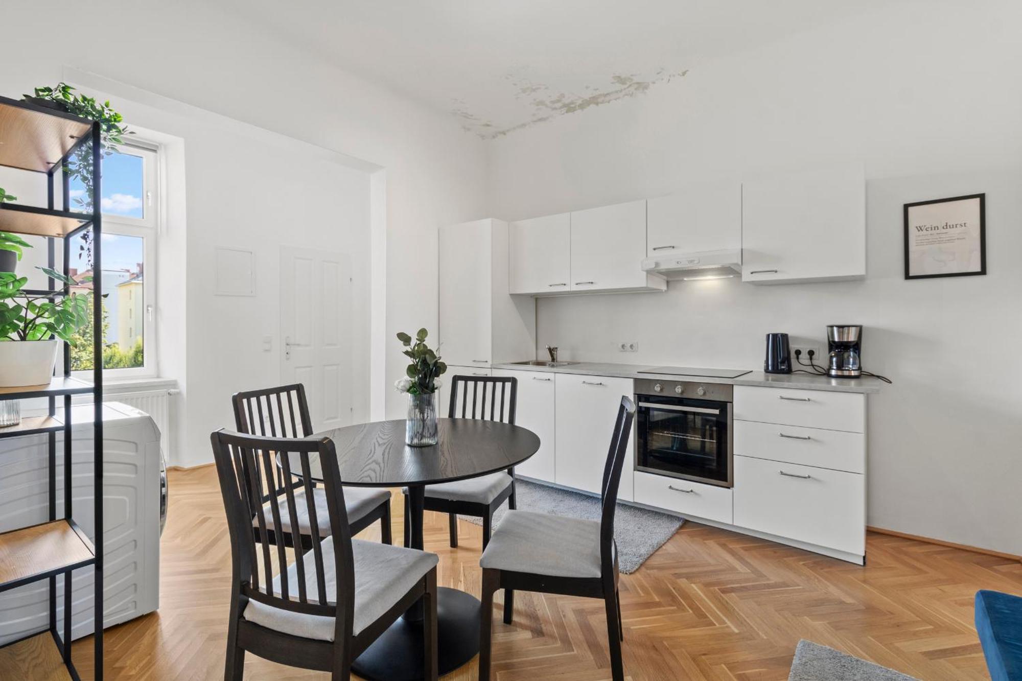 Balcony Apartment, 4 Min To U3 Zipperer Strasse Vienna Exterior photo